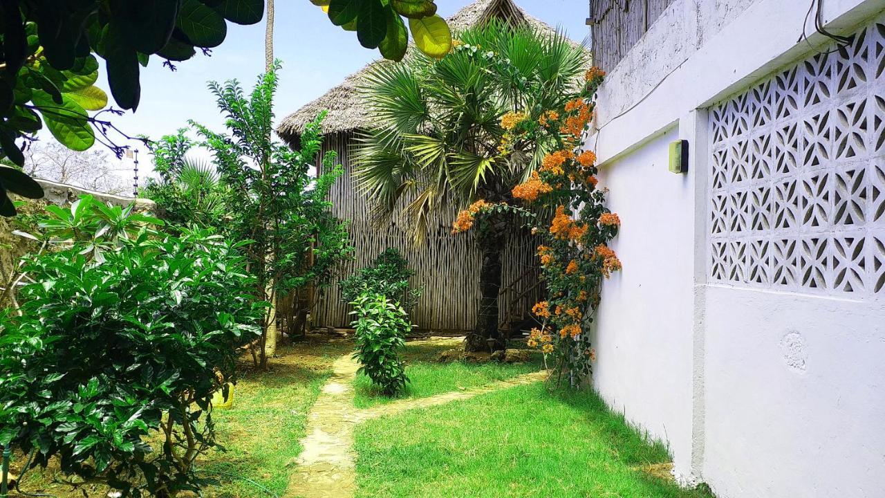 شاطئ دياني Diani Hostel المظهر الخارجي الصورة